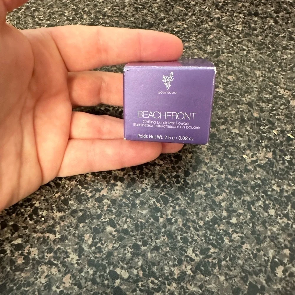 Younique Beachfront Highlighter